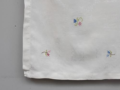 緑園｜東欧クロス ドイツ お花刺繍テーブルクロス（100×94）