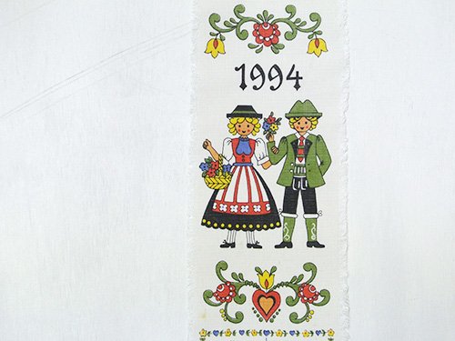 緑園｜東欧生地 オーストリア チロル地方民族衣装布カレンダー