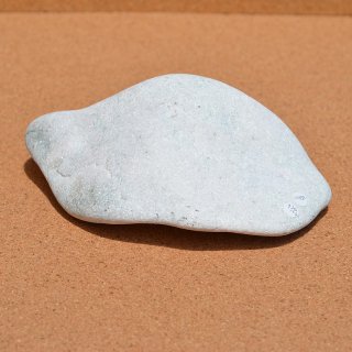 チューライト原石