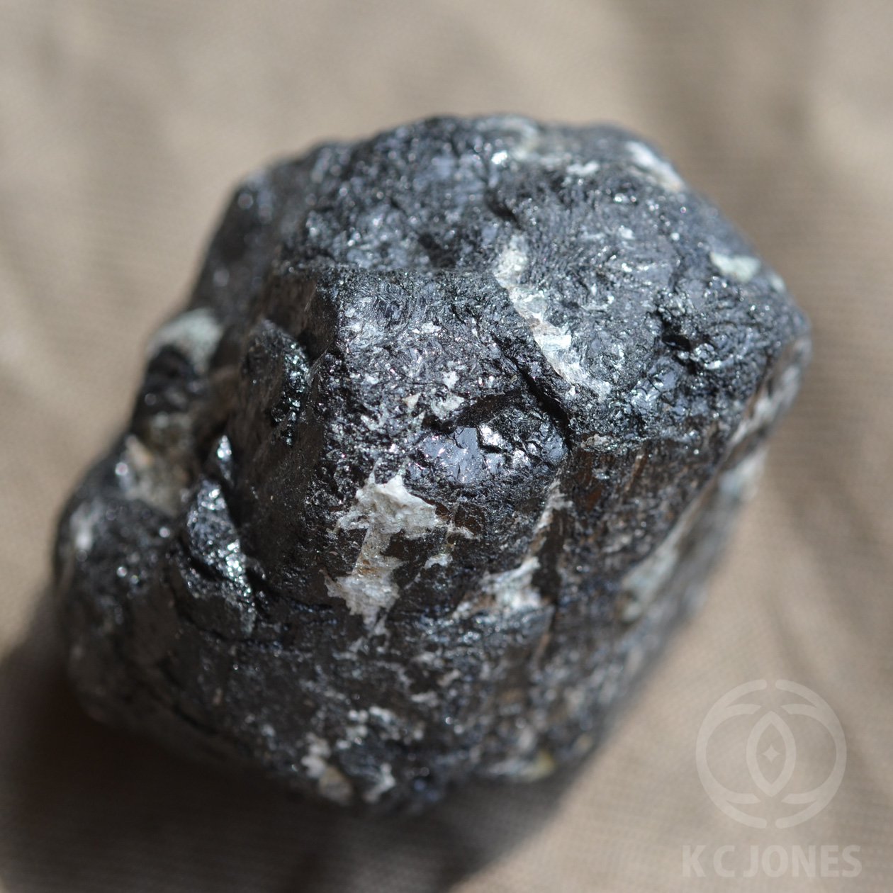 天然原石 ブラックトルマリン原石 電気石 /約1670g/1個 ブラジル産 www ...