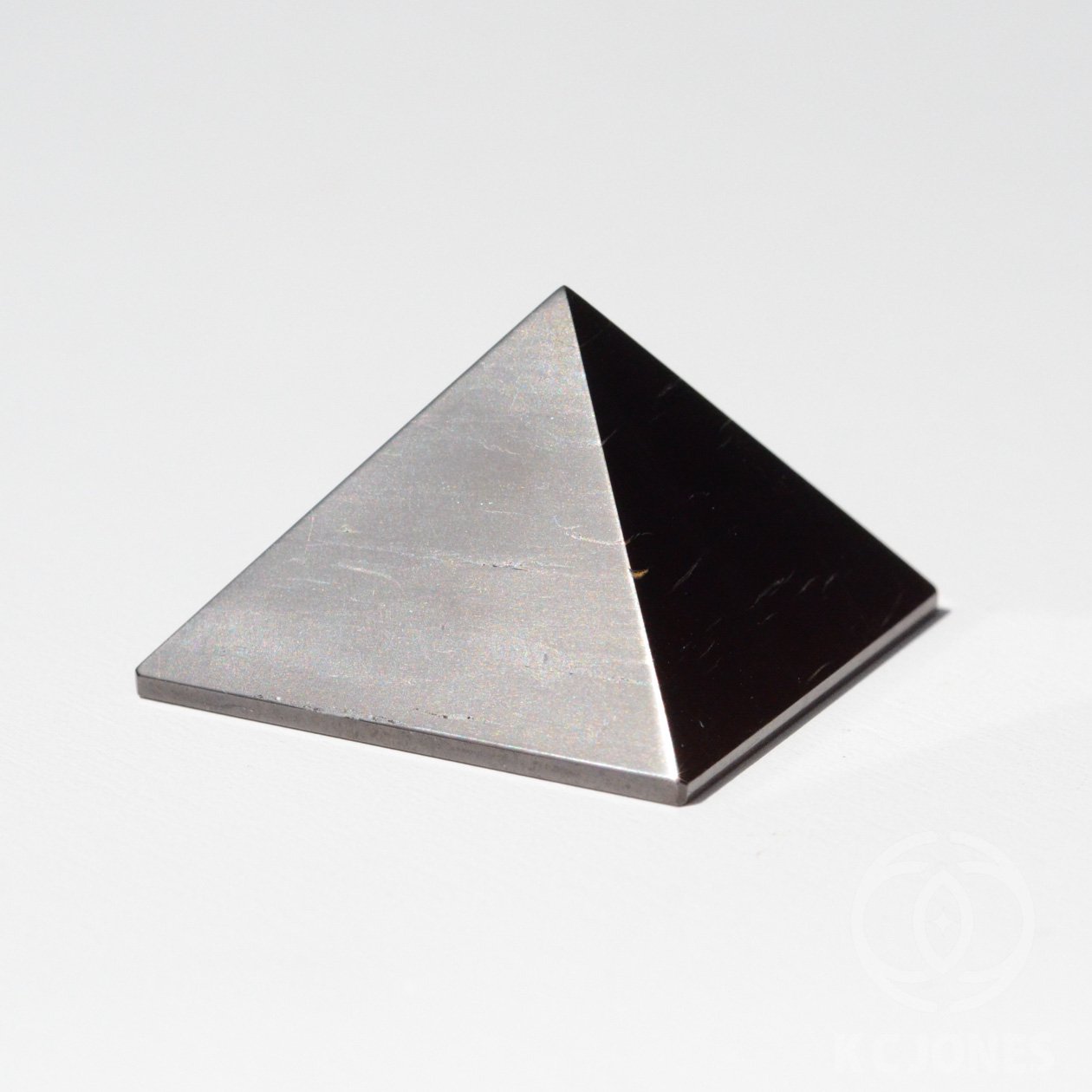 シュンガイト 天然石 ピラミッド 15cm サイズ 電磁波対策 - 置物
