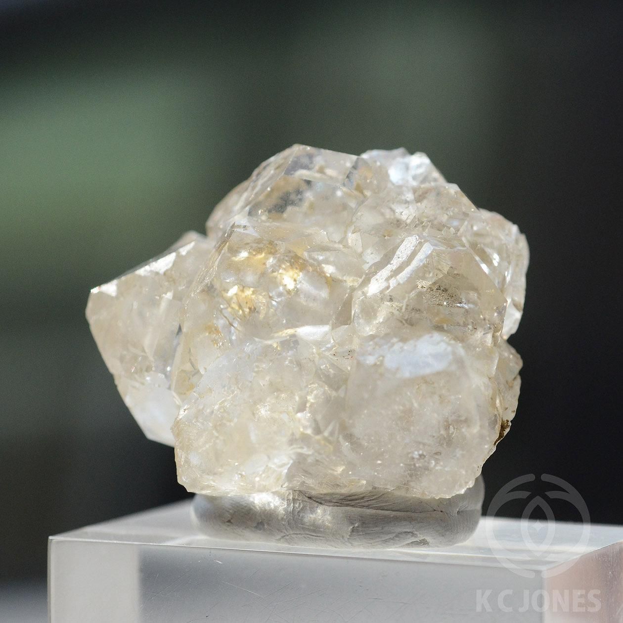 ロシア　ダルネゴルスク産水晶クラスターNo1237 ロシア ダルネゴルスク産 フローライト 67g
