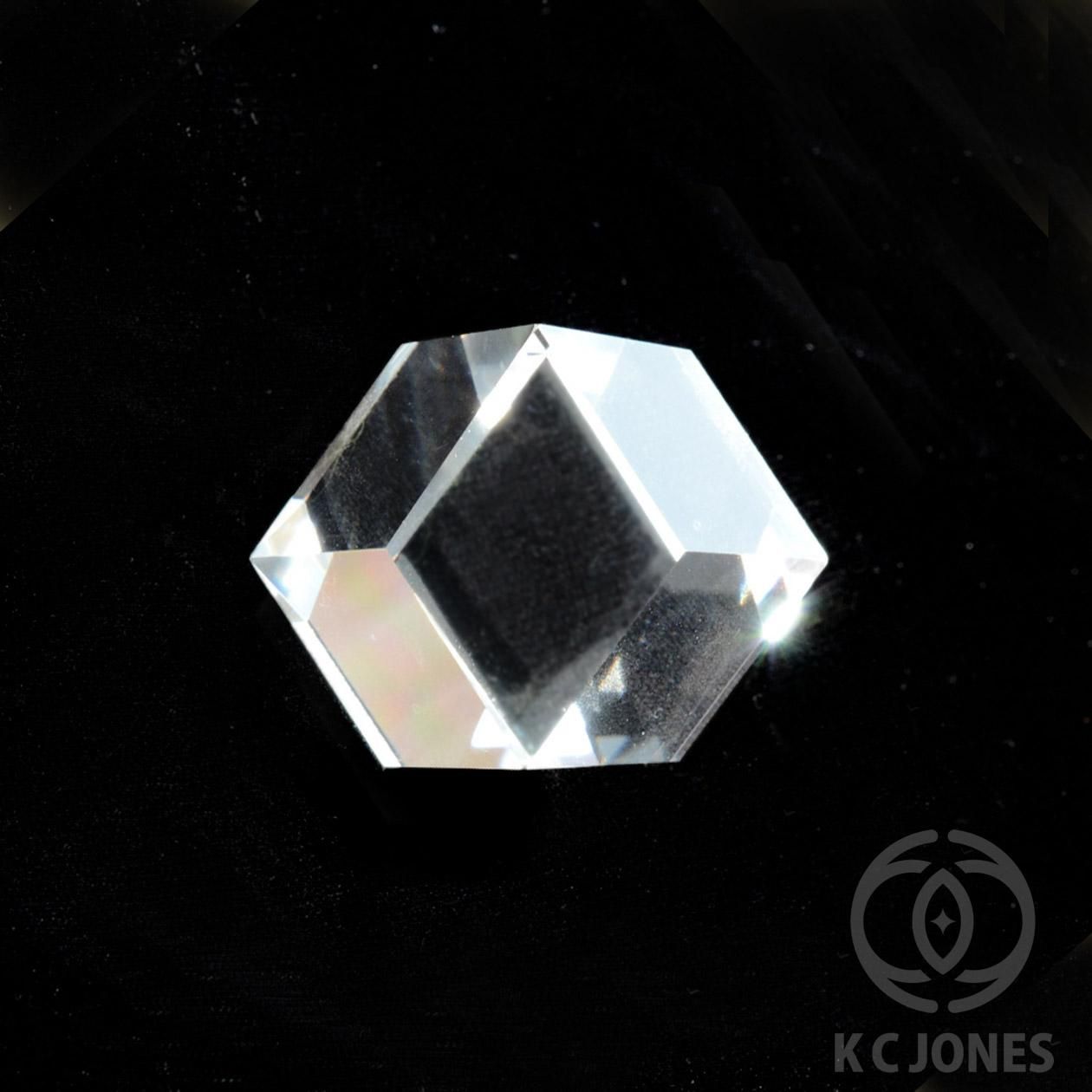 水晶　クリアクォーツ　宝珠　右らせん　41.5㎜ 水晶 クリアクォーツ 宝珠 右らせん 41.5㎜ ブラジル産 クォーツ