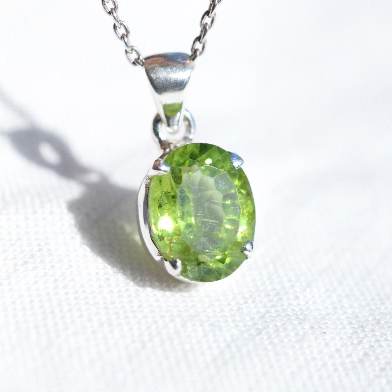 ペリドットのペンダントトップ | KC Jones Crystal Shop ペリドットのペンダントトップ | KC Jones Crystal Shop
