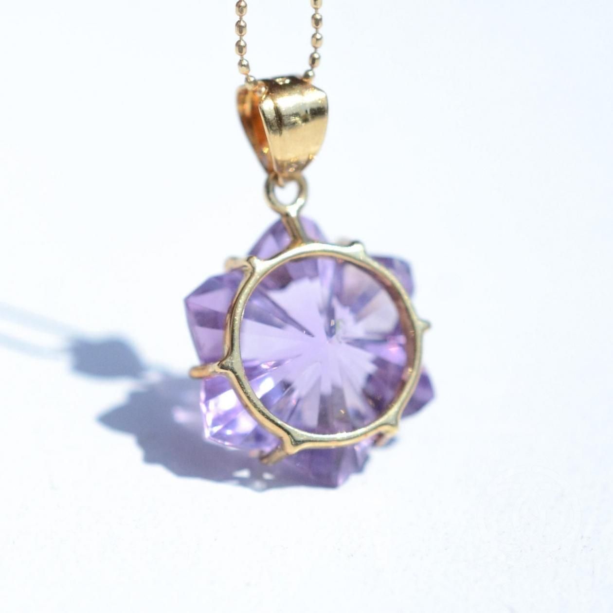 アメシスト 六弁の花 ペンダント | 18K - フラワーオブライフ