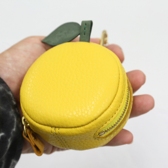 フルーツポーチ レモン れもん 丸型ミニポーチ - gonzi フルーツポーチ レモン れもん 丸型ミニポーチ - gonzi