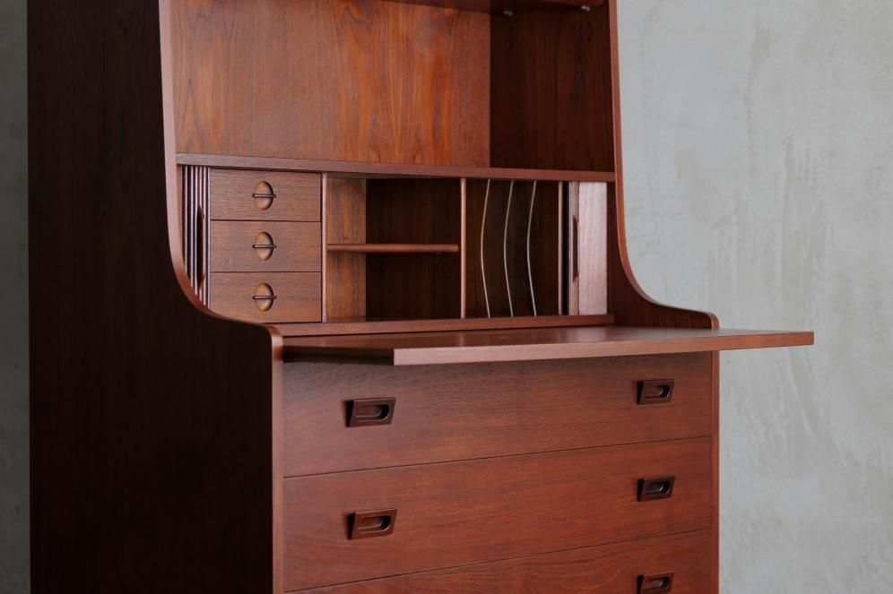 Cabinet Johannes Sorth - HIKE