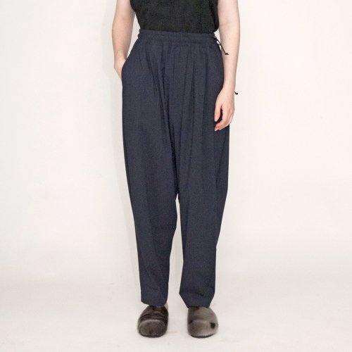 my beautiful landlet [マイビューティフルランドレット] rayon tapered pants ＜レーヨンテーパードパンツ＞  ネイビー