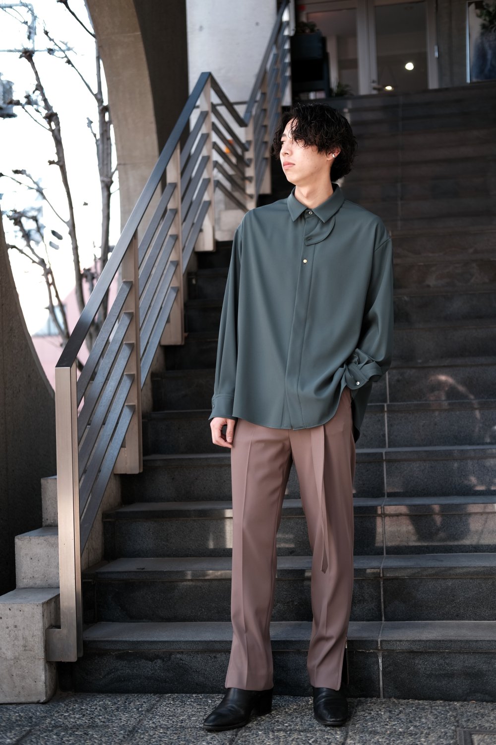 CULLNI [クルニ] Double Satin ZIP Hem Center Press Pants ＜ダブル