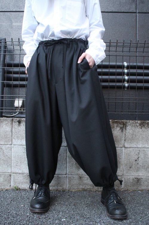 Ground Y [グラウンドワイ] GABARDINE BALLOON PANTS＜ギャバジンバルーンパンツ＞ GO-P03-100 2024AW  BLACK