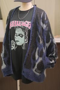 <img class='new_mark_img1' src='https://img.shop-pro.jp/img/new/icons2.gif' style='border:none;display:inline;margin:0px;padding:0px;width:auto;' />CHALLENGER/󥸥㡼 PUNK GIRL C/N SWEAT/ѥ󥯥å CLG-SW 025-005 BLACK