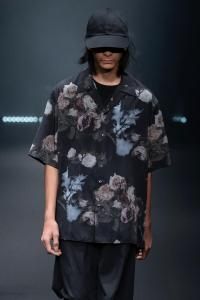 <img class='new_mark_img1' src='https://img.shop-pro.jp/img/new/icons2.gif' style='border:none;display:inline;margin:0px;padding:0px;width:auto;' />LAD MUSICIAN åɥߥ塼 PAINT ROSE CAT OPEN COLLAR SHIRT ڥȥåȥץ󥫥顼 2125-116 2025SS 3Ÿ