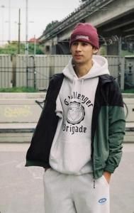 <img class='new_mark_img1' src='https://img.shop-pro.jp/img/new/icons2.gif' style='border:none;display:inline;margin:0px;padding:0px;width:auto;' />【ラスト1点】CHALLENGER チャレンジャー CLASSIC LOGO SWEAT PANTS クラシックロゴイージースウェットパンツ CLG-PT 025-017 2025AW/秋冬 GRAY