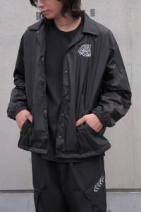 <img class='new_mark_img1' src='https://img.shop-pro.jp/img/new/icons2.gif' style='border:none;display:inline;margin:0px;padding:0px;width:auto;' />CHALLENGER 󥸥㡼 EAGLE COACH JACKET 륳㥱å CLG-JK 025-018 2025AW BLACK