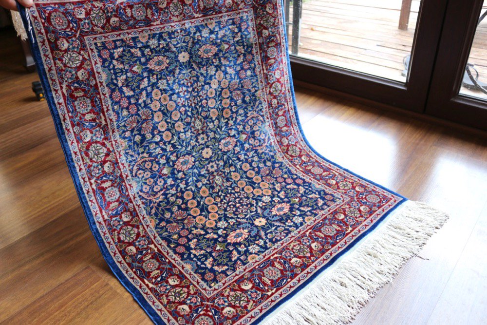 トルコ絨毯 ヘレケ絨毯 HEREKE シルク絨毯 花の園 未使用清潔です