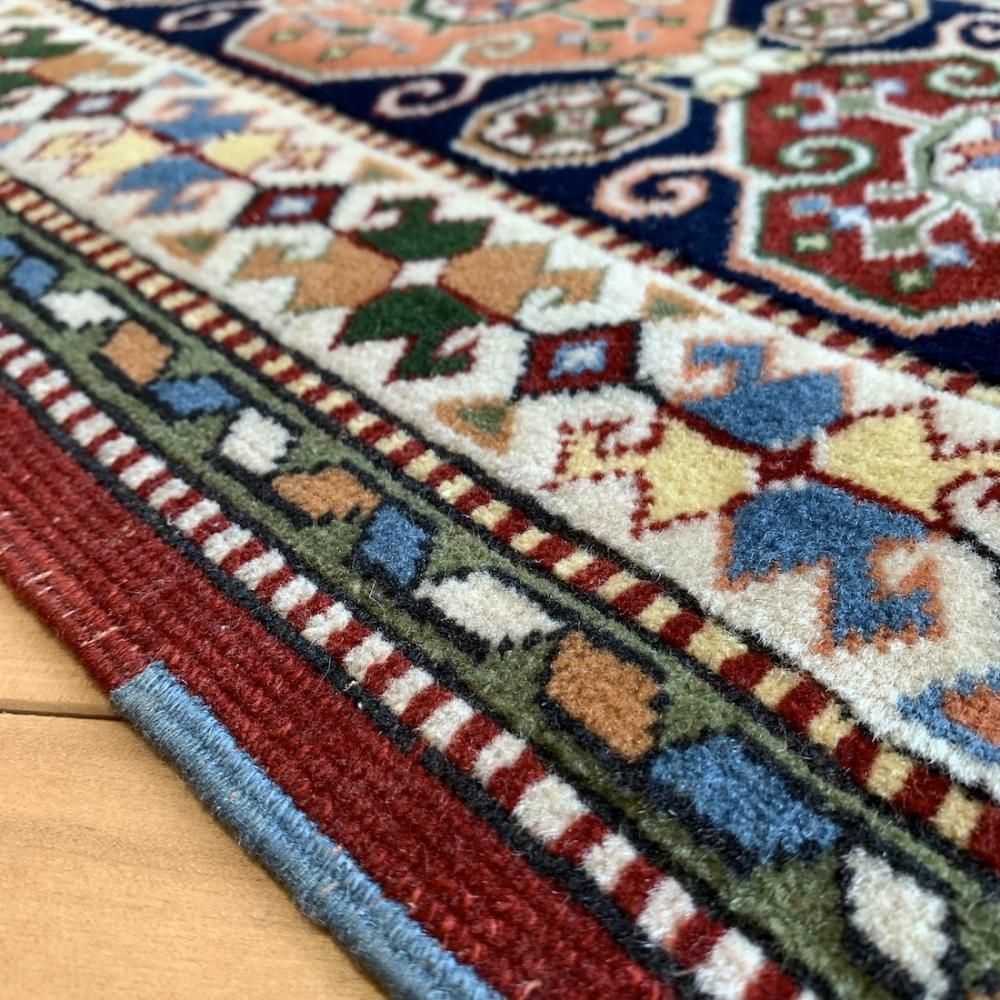 草木染めの素晴らしいトルコ絨毯 草木染めの素晴らしいトルコ絨毯