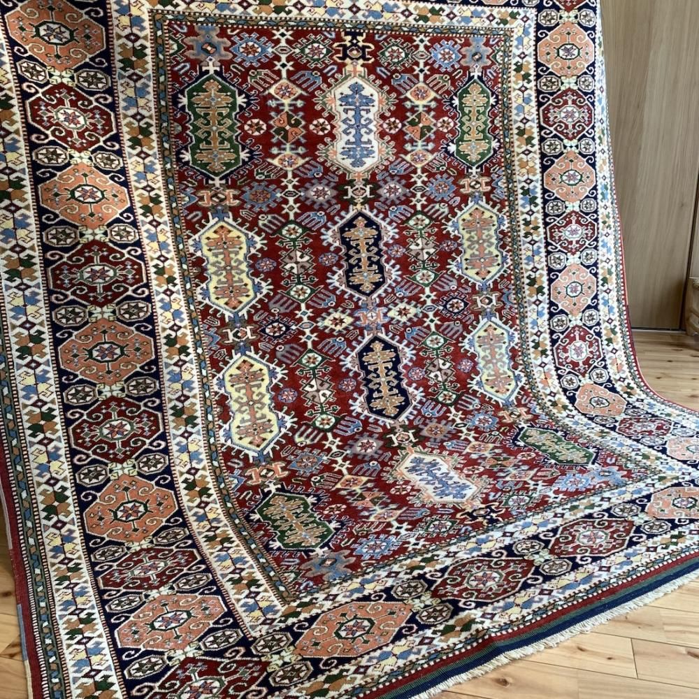 草木染めの素晴らしいトルコ絨毯