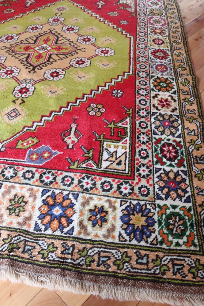 素敵なトルコの村絨毯