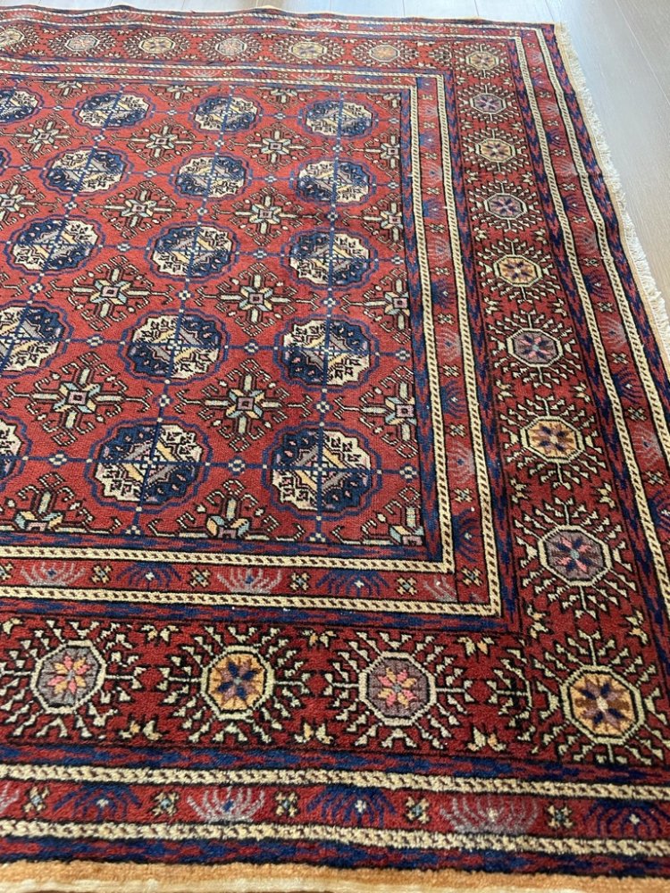 美しい古き良き時代のトルコ絨毯