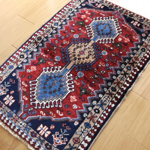 綺麗で可愛いペルシャ絨毯　シラーズ　ヤレメ　91x61cm