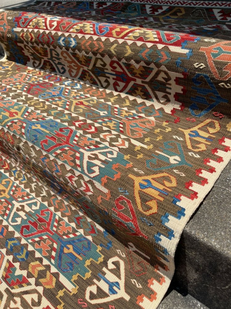 コレクション 緻密な織りのキリム 老舗工房による天然染料 145x94-