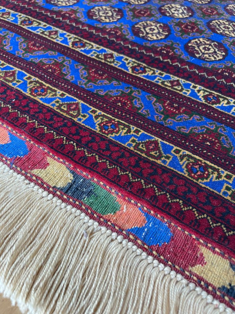 とっておきの手織り絨毯 お色も肌触りも特別です♬