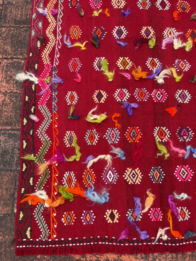 優雅で心豊かな生活に遊牧民の手織りテキスタイル