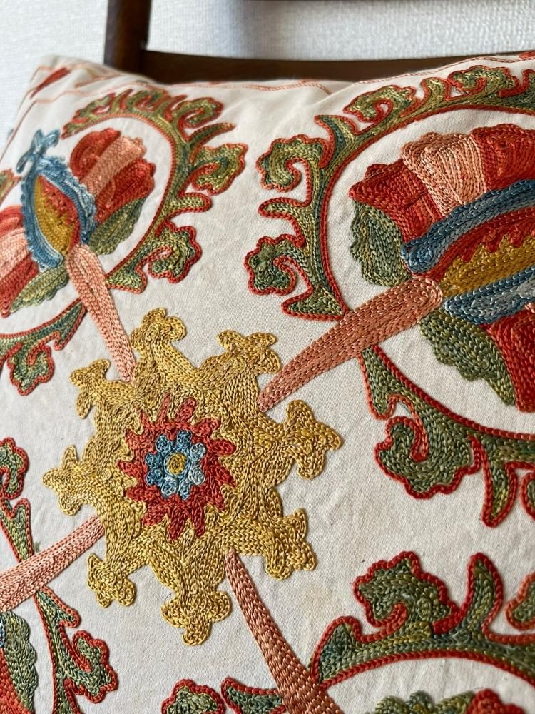 ウズベキスタン伝統刺繍スザニ クッションカバー #3 ウズベキスタン伝統刺繍スザニ クッションカバー #3