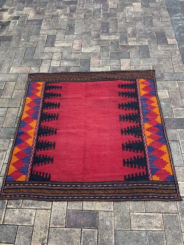 バルーチ族　絶品の　ソフラ　124x122cm バルーチ族 絶品の ソフラ 124x122cm - Anatolian Concept