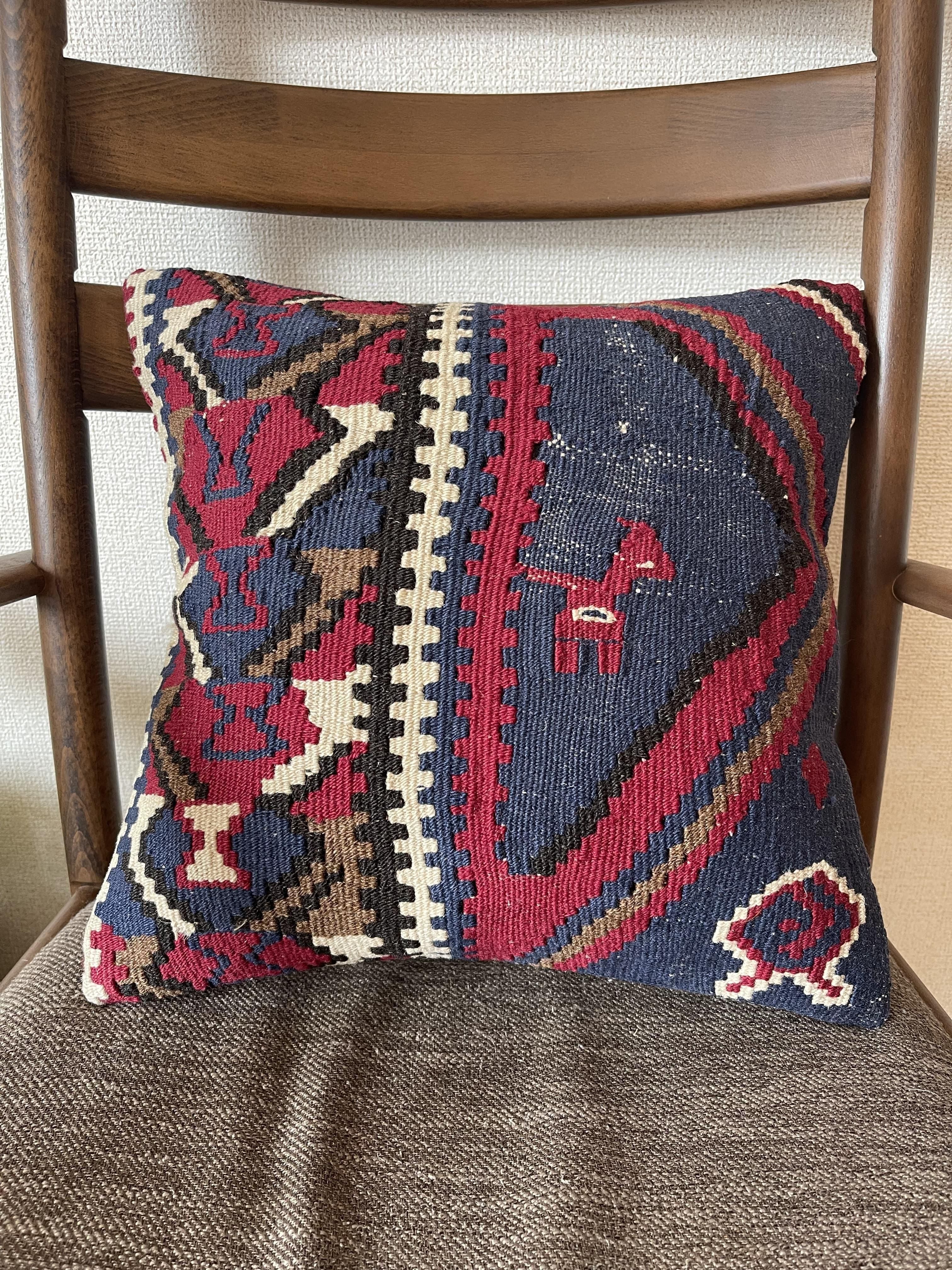 オールドキリム クッションカバー 35x34cm - Anatolian Concept