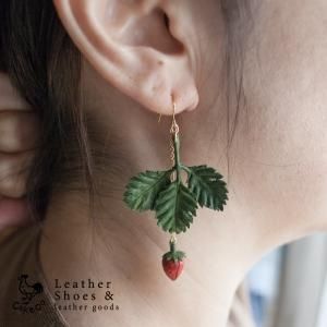 葉っぱピアス Cokeco 葉っぱピアス Cokeco