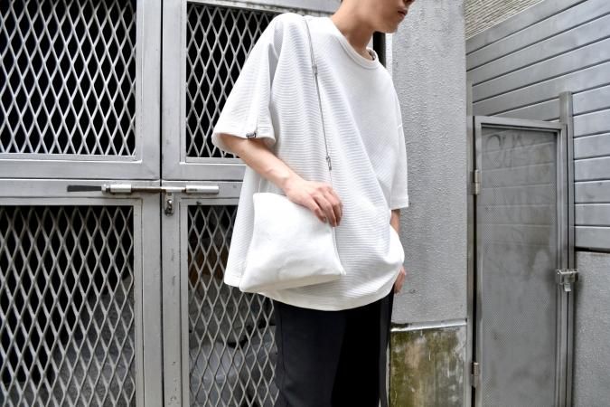 カガリユウスケ(KAGARI YUSUKE)白壁 ジップストラップ ミニ カガリユウスケ(KAGARI YUSUKE)白壁 ジップストラップ ミニ