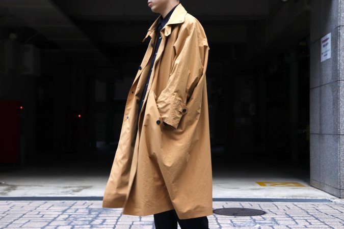 SYU.HOMME/FEMM（シュウ オム フェム）のRAWIND COAT-Camel（レイン