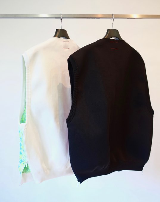 SYU.HOMME/FEMM（シュウ オム フェム）のFlower knit vest（フラワー 