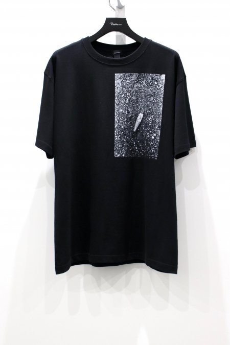 SHINYAKOZUKA（シンヤコズカ）のWALKING T-SHIRT-BLACK（Tシャツ）の 