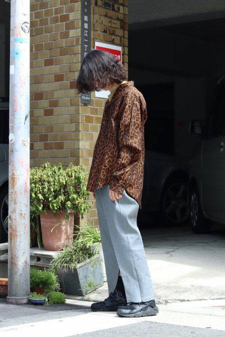 SYU.HOMME/FEMM（シュウ オム フェム）のFront slit Pants-gray denim