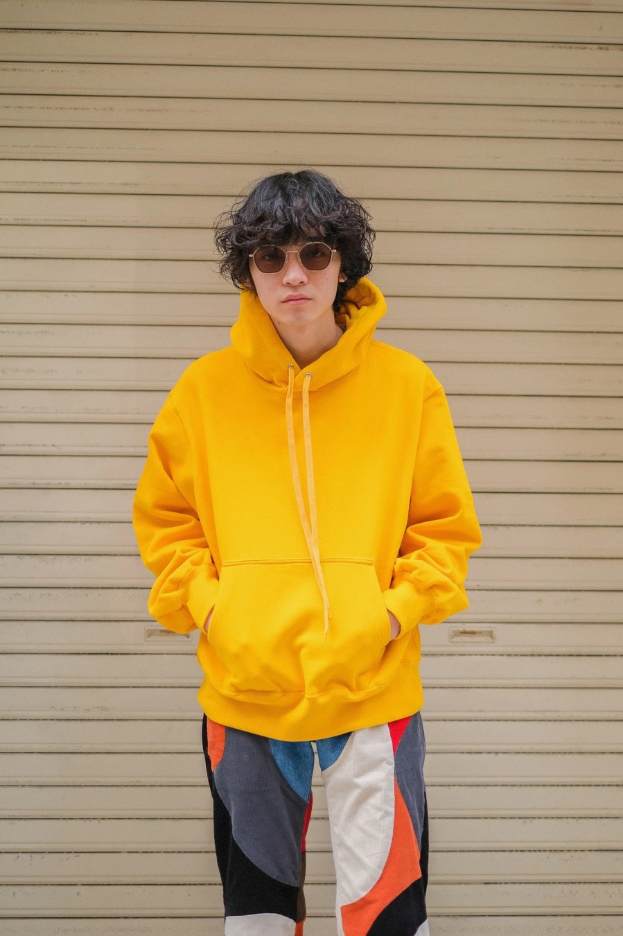 JOHN MASON SMITH（ジョンメイソンスミス）のPULLOVER HOODIE-YELLOW