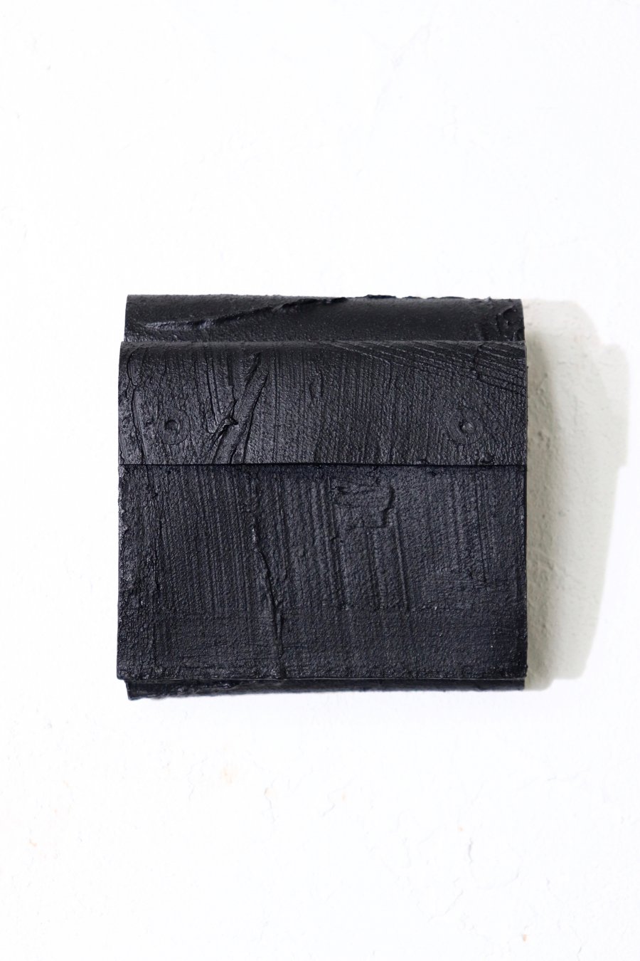 カガリユウスケ（KAGARI YUSUKE）の黒壁 三つ折り財布の通販サイト 