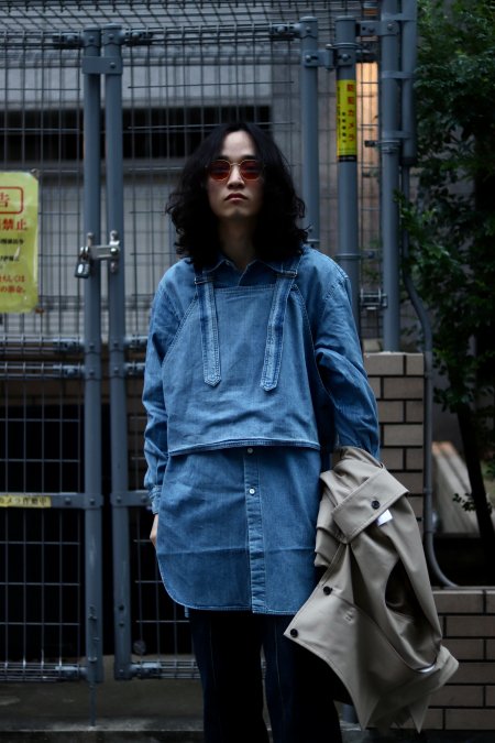 soe（ソーイ）のRegular Collor Denim Shirt with Denim Apron（デニム