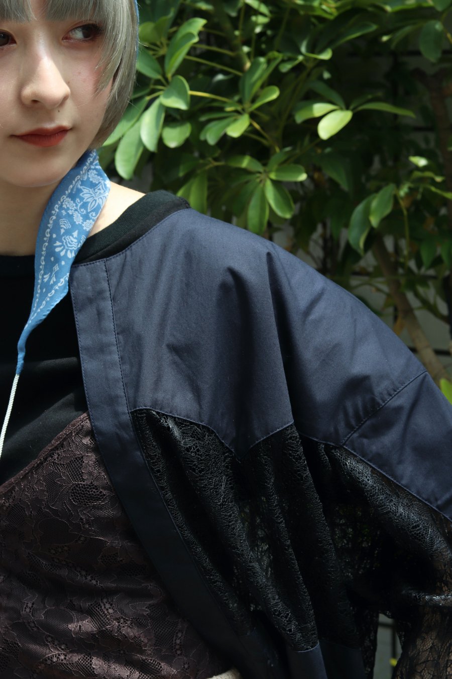 BELPER（ベルパー）のWAVE PLEATED LACE SHIRT JACKET-BLACK（シャツ