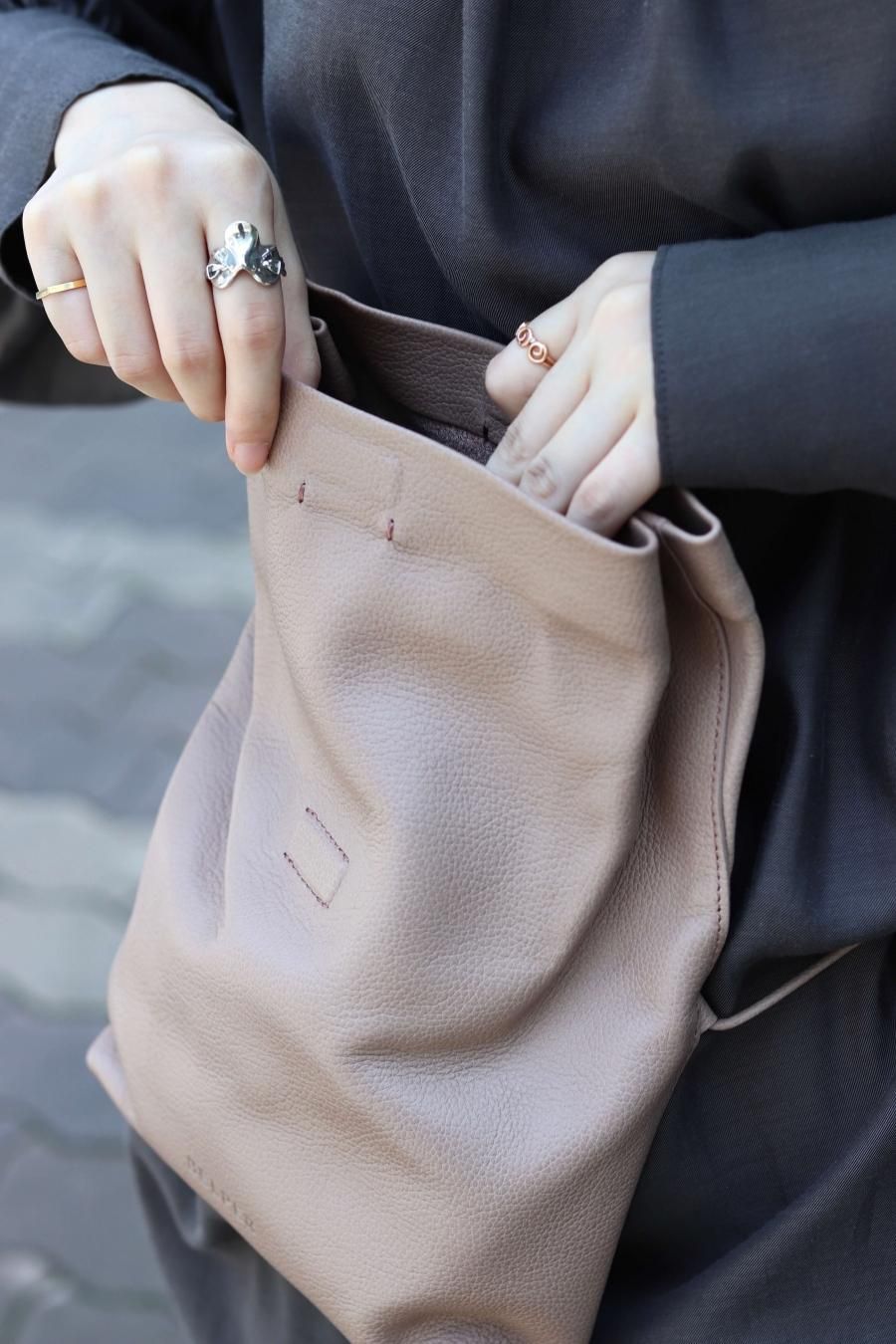 BELPER（ベルパー）のWALK AROUND BAG-BLACK（バッグ）の通販
