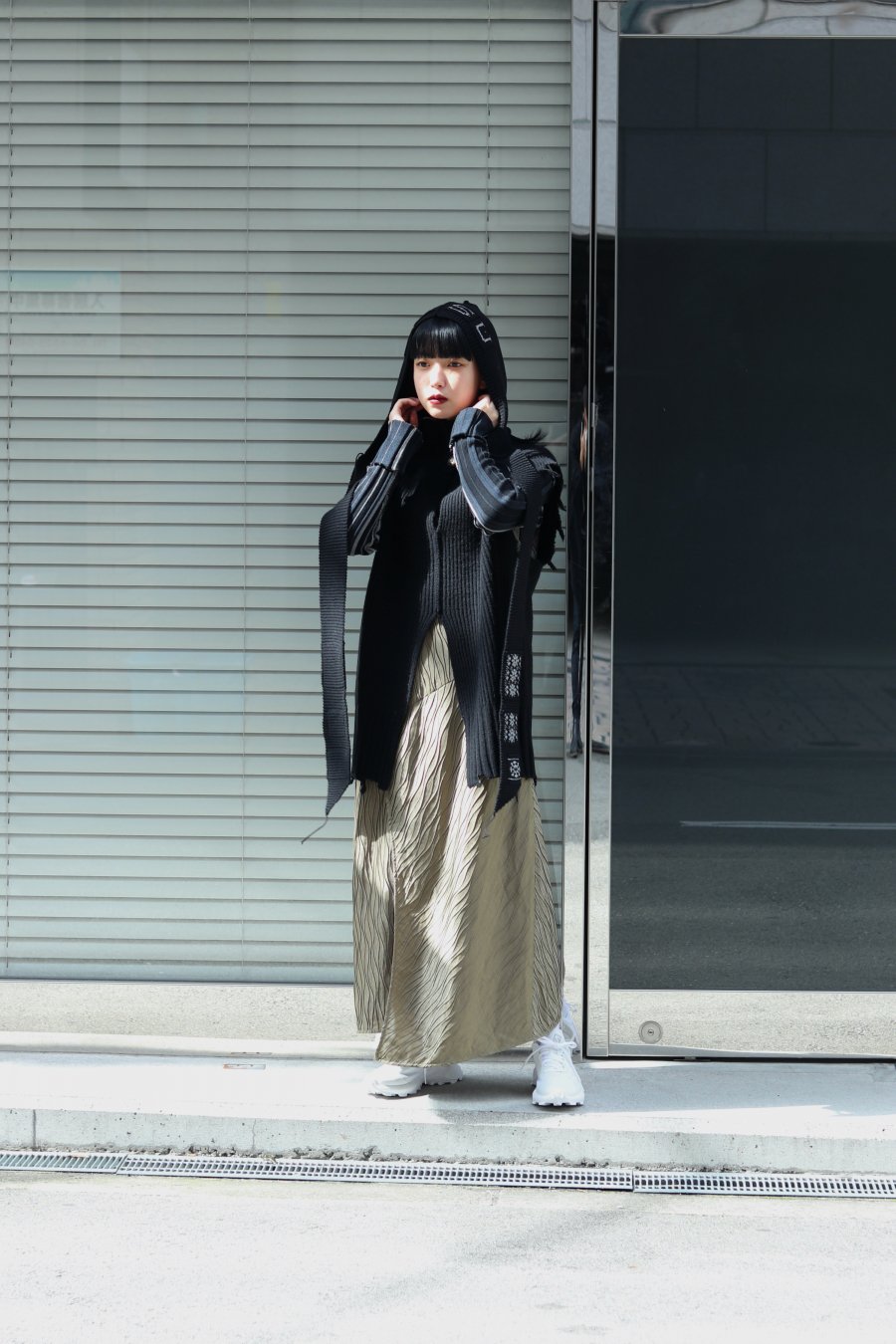 BELPER（ベルパー）のPLEATED DRESS-KHAKI（ノースリーブドレス）の