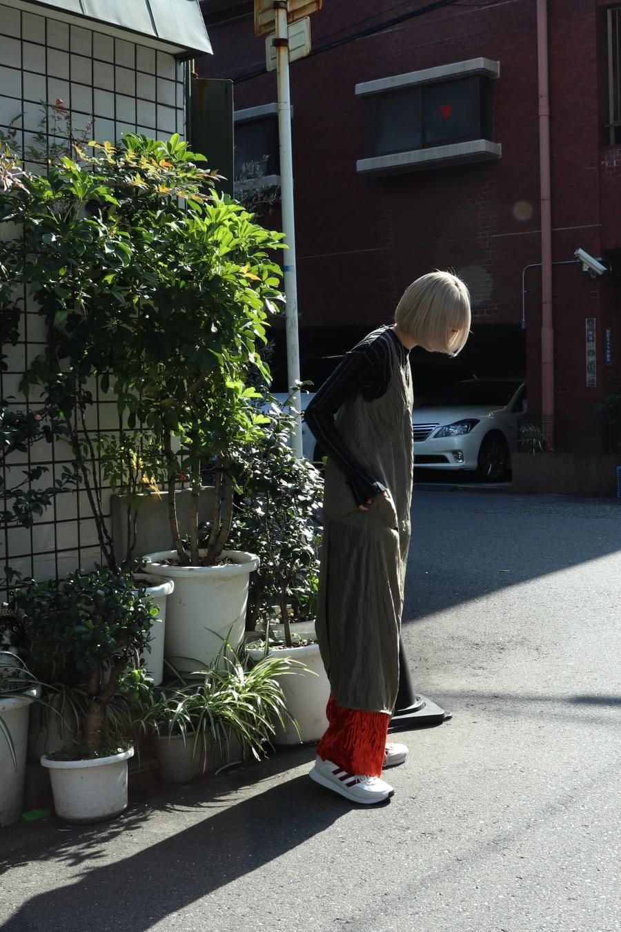 BELPER(ベルパー)のPLEATED DRESS-KHAKI(ノースリーブドレス BELPER(ベルパー)のPLEATED DRESS-KHAKI(ノースリーブドレス