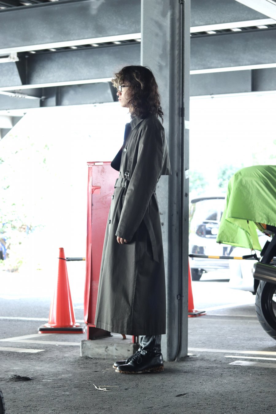 YUKI HASHIMOTO（ユウキ ハシモト）のSINGLE TRENCH COAT-MOSSGREEN