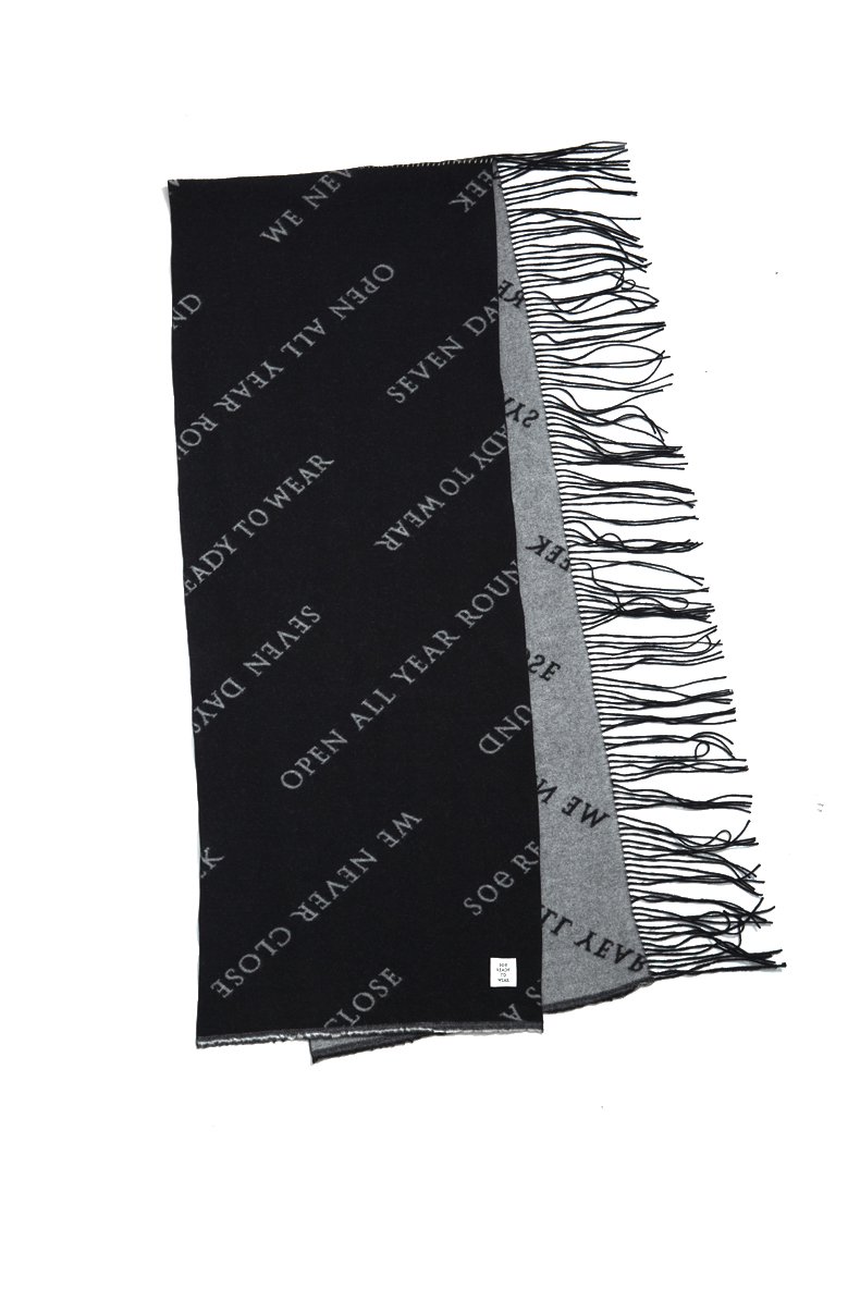 20%OFFsoe  Large Logo Type Scarf<img class='new_mark_img2' src='https://img.shop-pro.jp/img/new/icons20.gif' style='border:none;display:inline;margin:0px;padding:0px;width:auto;' />