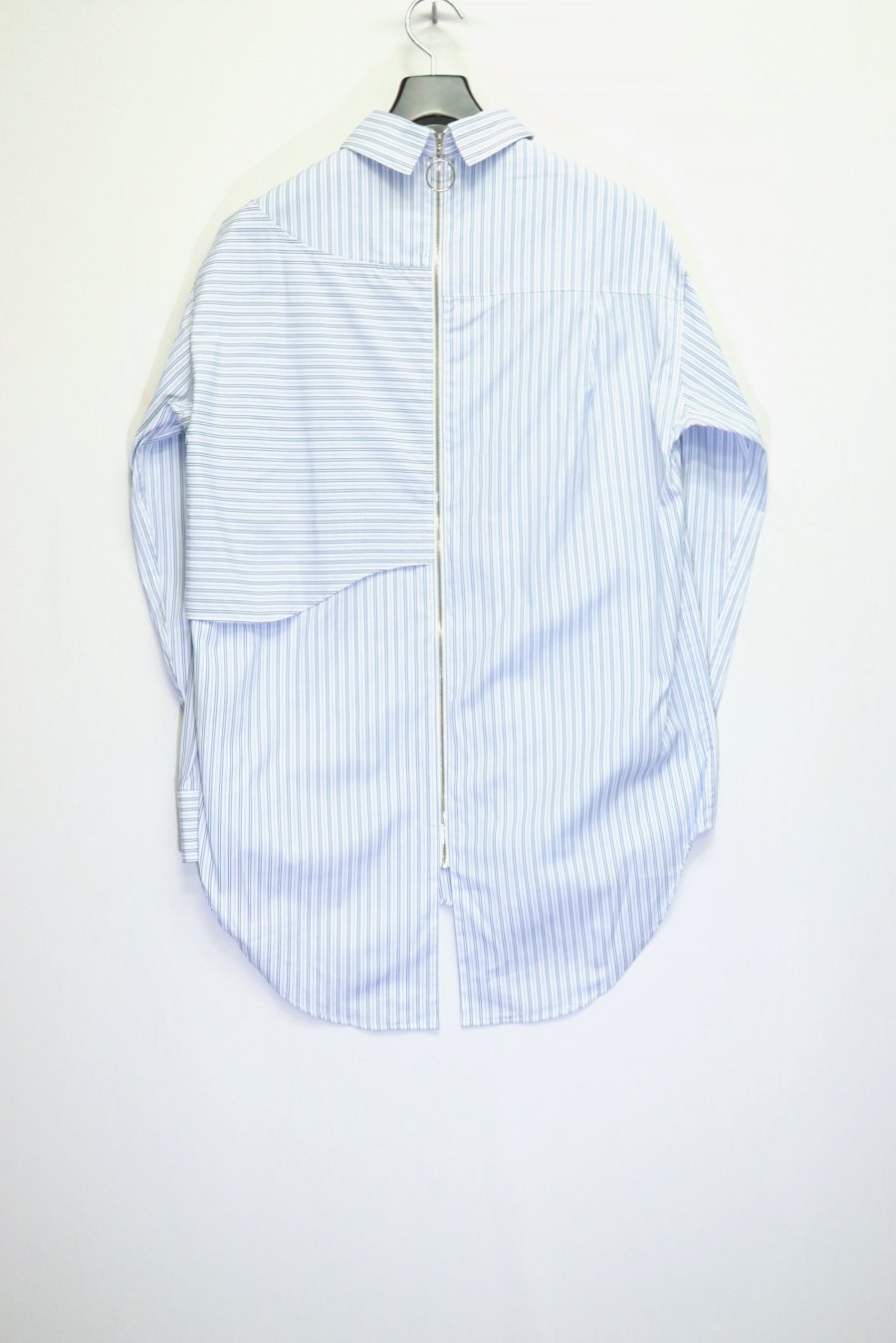 YUKI HASHIMOTO（ユウキ ハシモト）のBACK ZIPPED SHIRTS-WHITE STRIPE（シャツ）の通販サイト-大阪 堀江  PALETTE art alive（パレットアートアライヴ）-