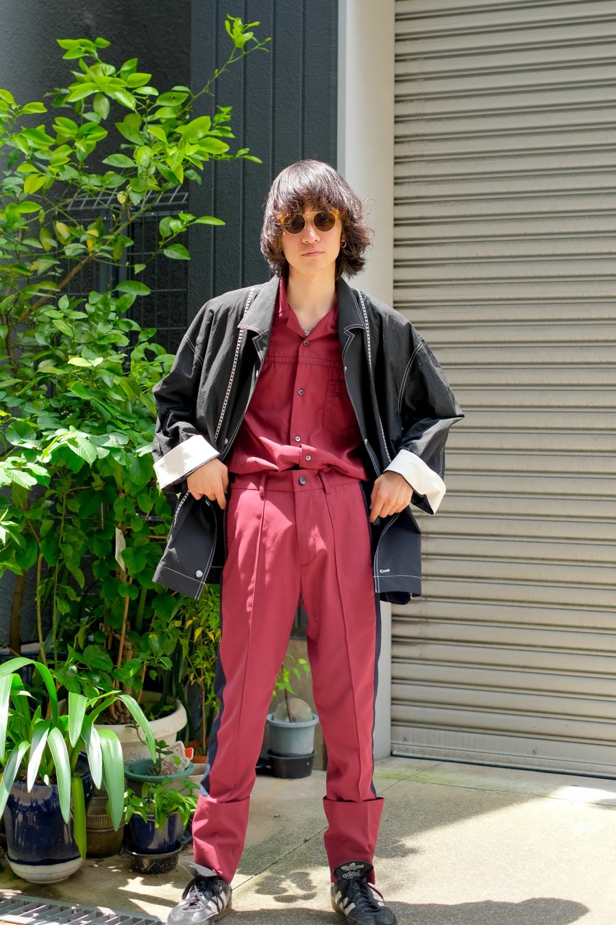 YUKI HASHIMOTO（ユウキ ハシモト）のSIDE LINED TROUSERS BURGANDY（スリムパンツ）の通販サイト-大阪 堀江  PALETTE art alive（パレットアートアライヴ）-