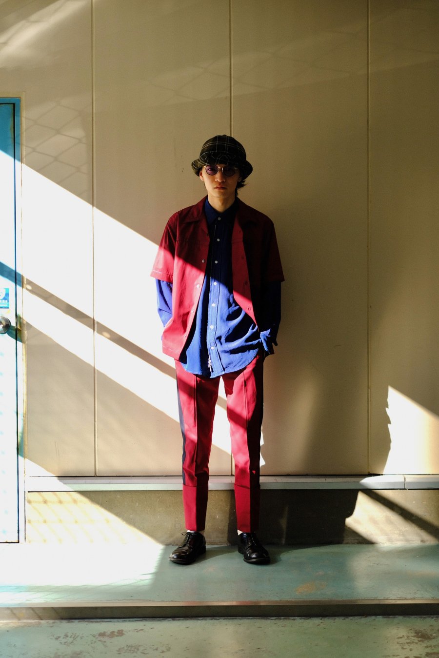 YUKI HASHIMOTO（ユウキ ハシモト）のSIDE LINED TROUSERS BURGANDY（スリムパンツ）の通販サイト-大阪 堀江  PALETTE art alive（パレットアートアライヴ）-