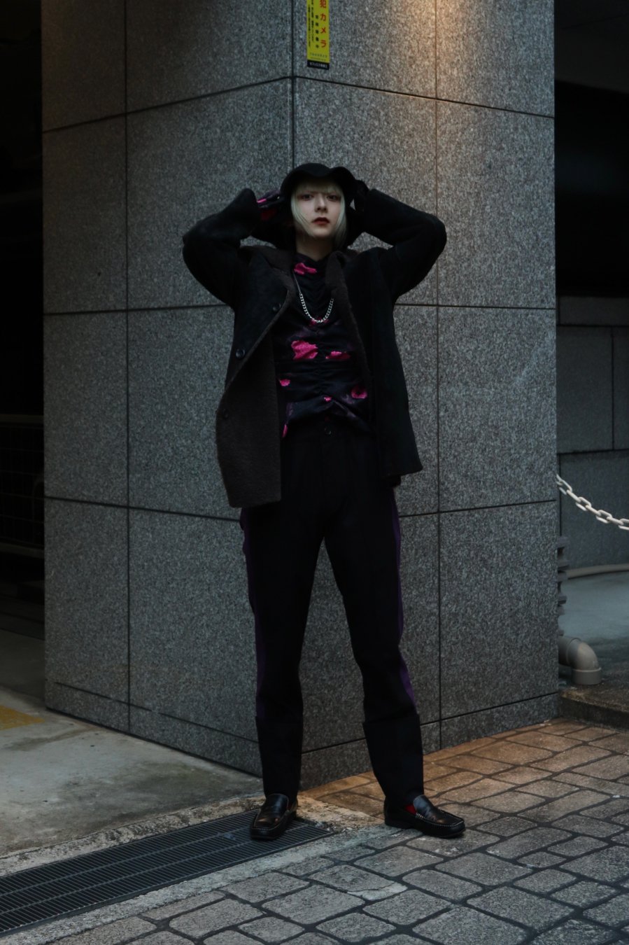 YUKI HASHIMOTO（ユウキ ハシモト）のSIDE LINED TROUSERS BLACK（スリムパンツ）の通販サイト-大阪 堀江  PALETTE art alive（パレットアートアライヴ）-