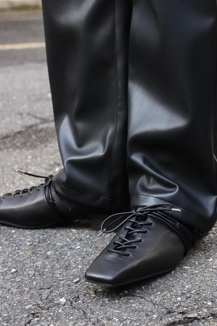 KIIT（キート）のSYNTHETIC LEATHER CARGO PANTS（フェイクレザー